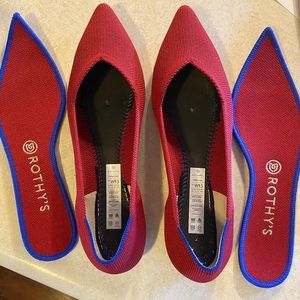 Rothy’s points-chili red